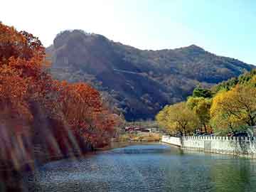 新澳门二四六天天开奖，混沌神穿越风流